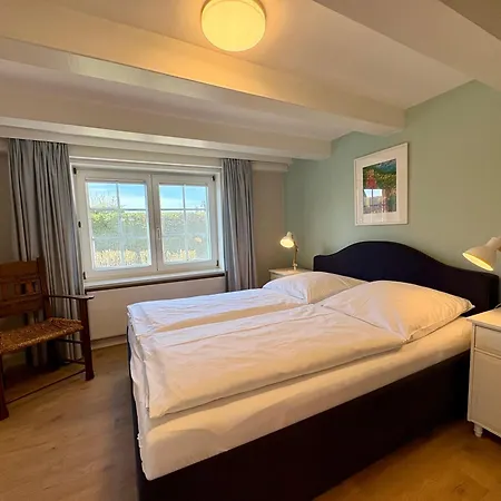 Апартаменты Altes Friesenhaus West *